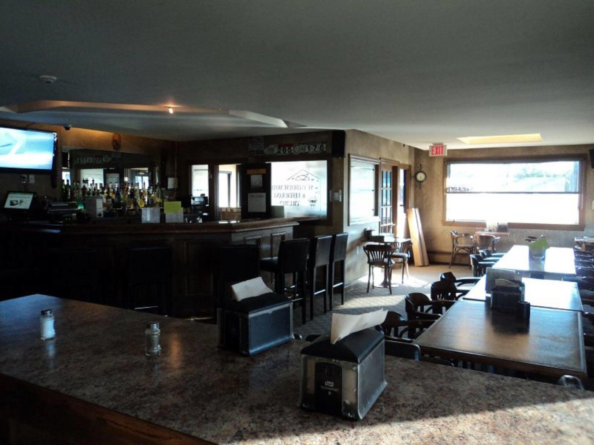 ترورو Stonehouse Motel And Restaurant المظهر الخارجي الصورة